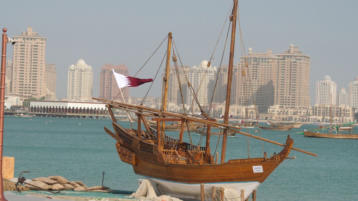 Între meciuri se face plajă în Doha » Detalii inedite surprinse de echipa GSP în Qatar. Cum se reîncarcă fanii: plimbări cu barca, târguri cu mâncare și activități de relaxare