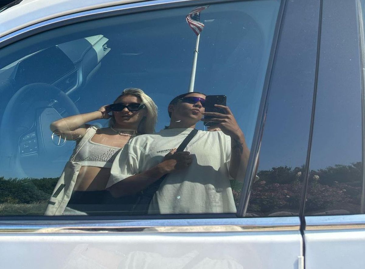 Cuplu la înaintare » Una dintre cele mai cunoscute fotbaliste și-a cerut iubita în căsătorie