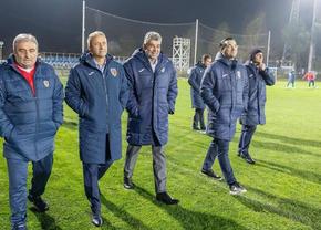 Cineva să-l trezească! Premierul Ciolacu, gafă de proporții în cantonamentul naționalei: „La 5 ani după Revoluție, n-am mai avut fotbal”