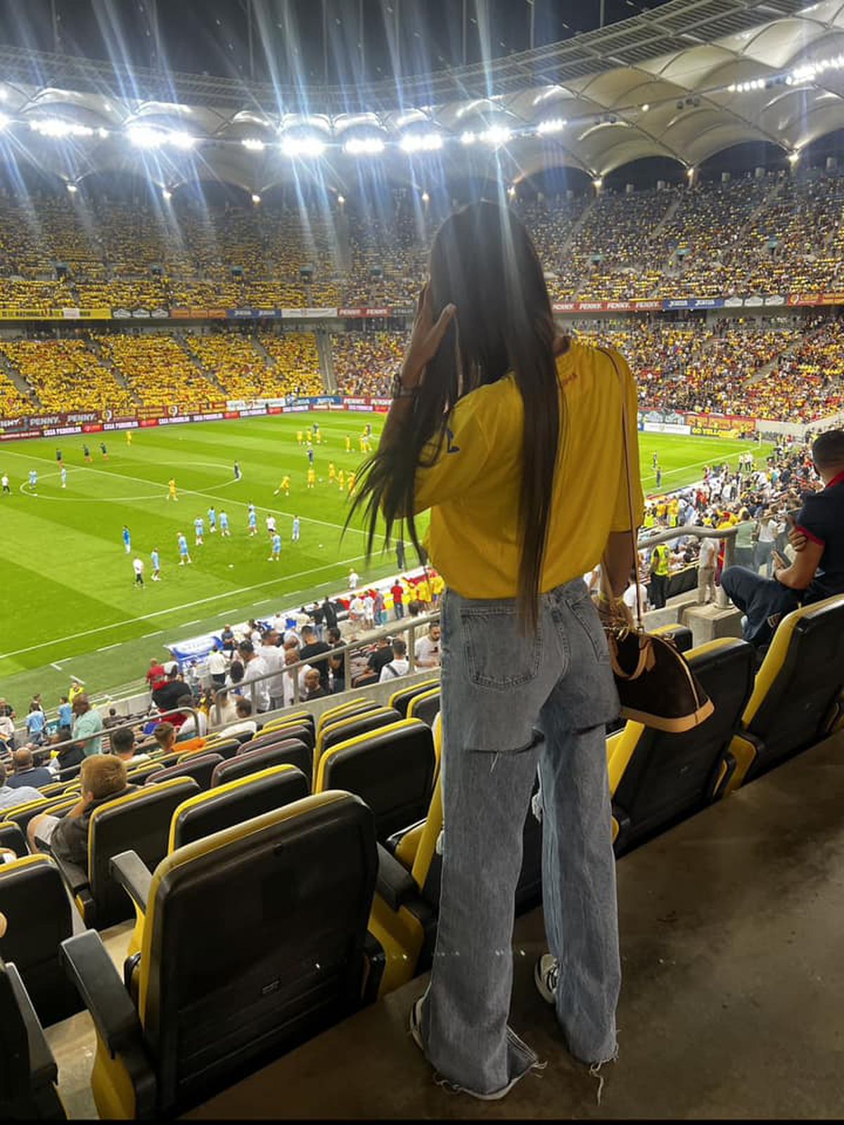 Iubita lui Daniel Stanciu, în tribune la România - Elveția » Cum a apărut pe Arena Națională