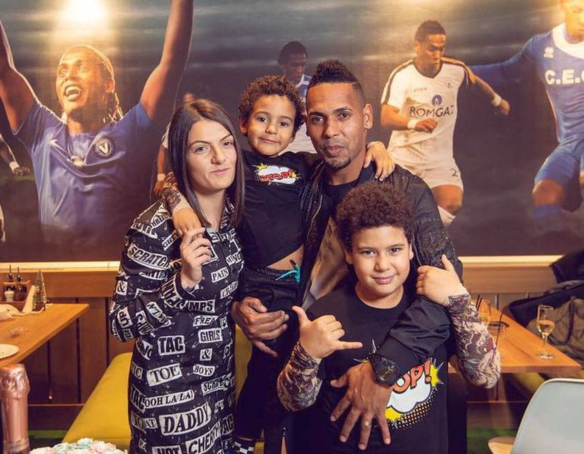 Coșmar pentru cel mai bun marcator străin din istoria Ligii 1 » I s-a propus să devină traficant de droguri la doar 10 ani: „Mi-au împușcat un văr” + „Trăiam 18 persoane într-o casă. Nu am avut pat până la 21 de ani!”