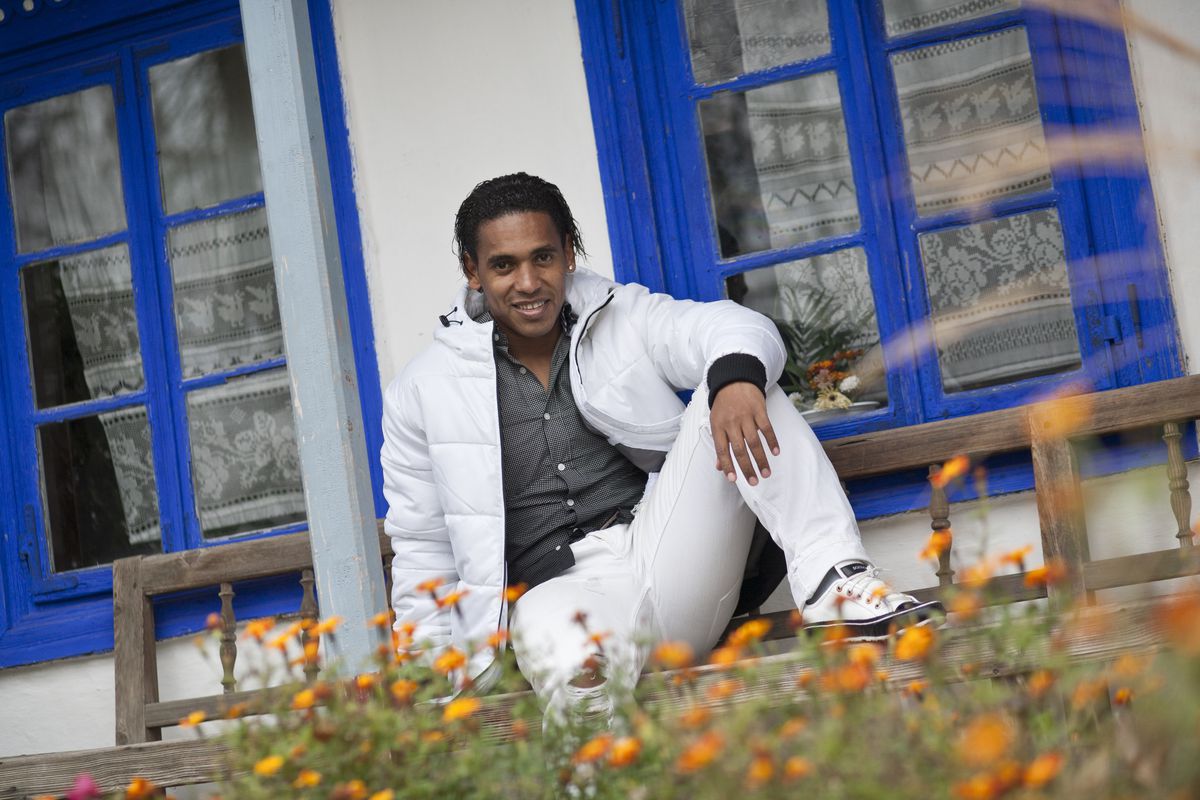 Coșmar pentru cel mai bun marcator străin din istoria Ligii 1 » I s-a propus să devină traficant de droguri la doar 10 ani: „Mi-au împușcat un văr” + „Trăiam 18 persoane într-o casă. Nu am avut pat până la 21 de ani!”