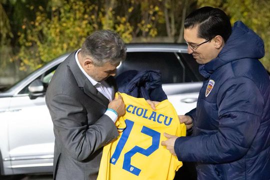 Marcel Ciolacu, alături de Răzvan Burleanu în cantonamentul naționalei/ foto: Facebook @Marcel Ciolacu