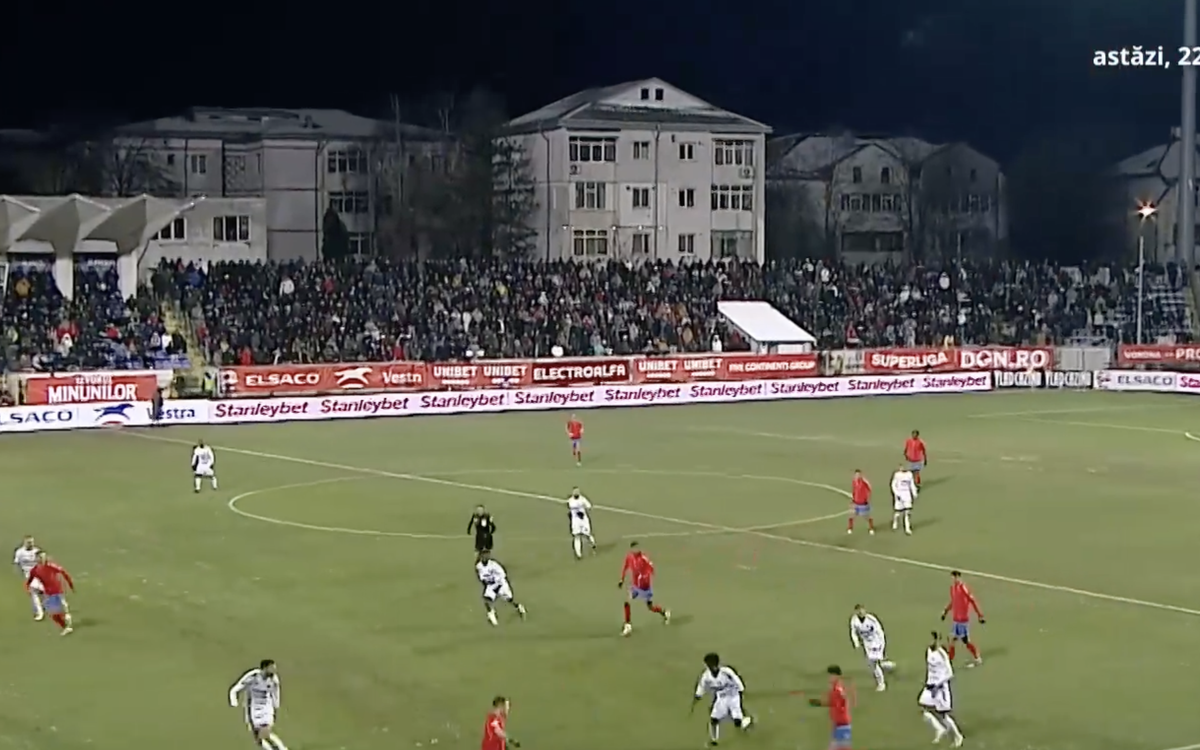 Gazonul de la Botoșani la meciul cu FCSB