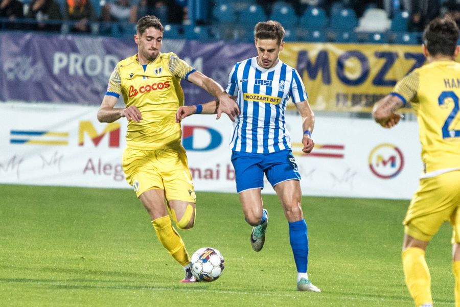 Rareș Ispas (dreapta), de la Poli Iași. Foto: Facebook Vasile Miriuță a dezvăluit secretul formei bune a celor de la Poli Iași: „Unii ar putea primi oferte mai bune din vară”