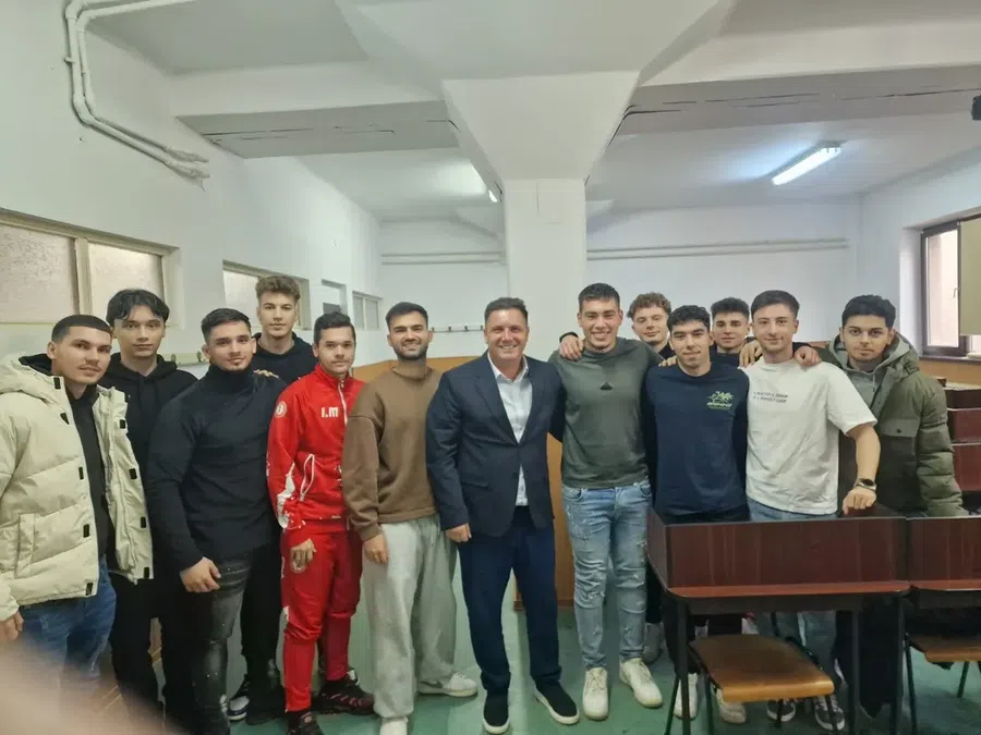 Fostul fotbalist al Stelei a devenit profesor universitar în București!