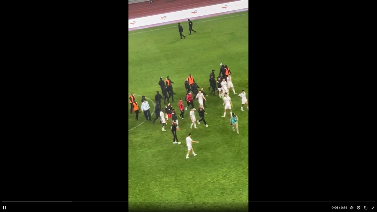 Haos inimaginabil la meciul lui Reghecampf din Liga Campionilor Africii! Bătaie generală, jandarmii și scutierii din Rwanda au pătruns pe gazon