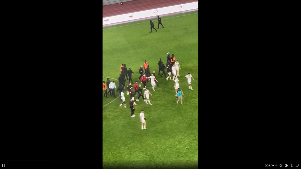Haos inimaginabil la meciul lui Reghecampf din Liga Campionilor Africii! Bătaie generală, jandarmii și scutierii din Rwanda au pătruns pe gazon