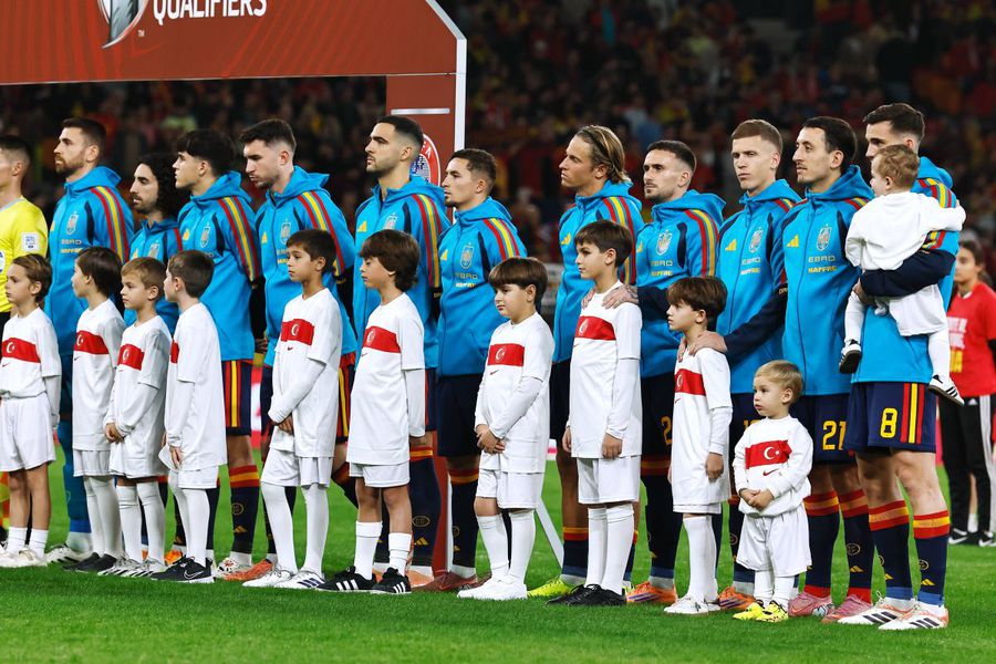 Adversarii României, jefuiți chiar în timpul meciului! » Cu ce-au plecat hoții și la cât se ridică lovitura