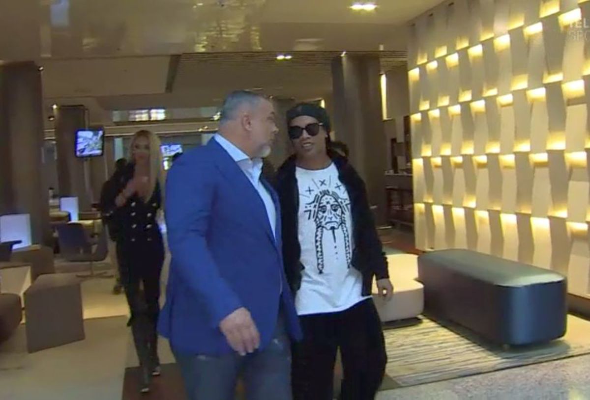 VIDEO Cosmin Olăroiu și Mirel Rădoi, în elita fotbalului mondial! Antrenorul și-a făcut apariția în stil mare, alături de Ronaldinho