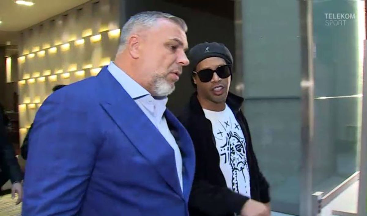 VIDEO Cosmin Olăroiu și Mirel Rădoi, în elita fotbalului mondial! Antrenorul și-a făcut apariția în stil mare, alături de Ronaldinho