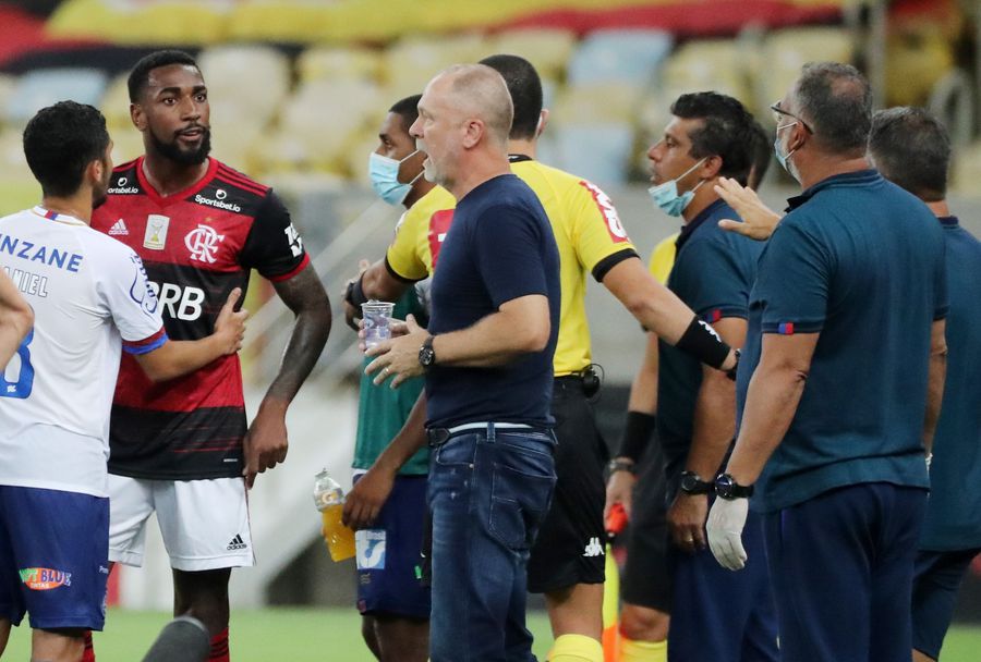 FLAMENGO - BAHIA 4-3. Rasism pe Maracana: „Închide gura, negrule!”. „E dezgustător!”