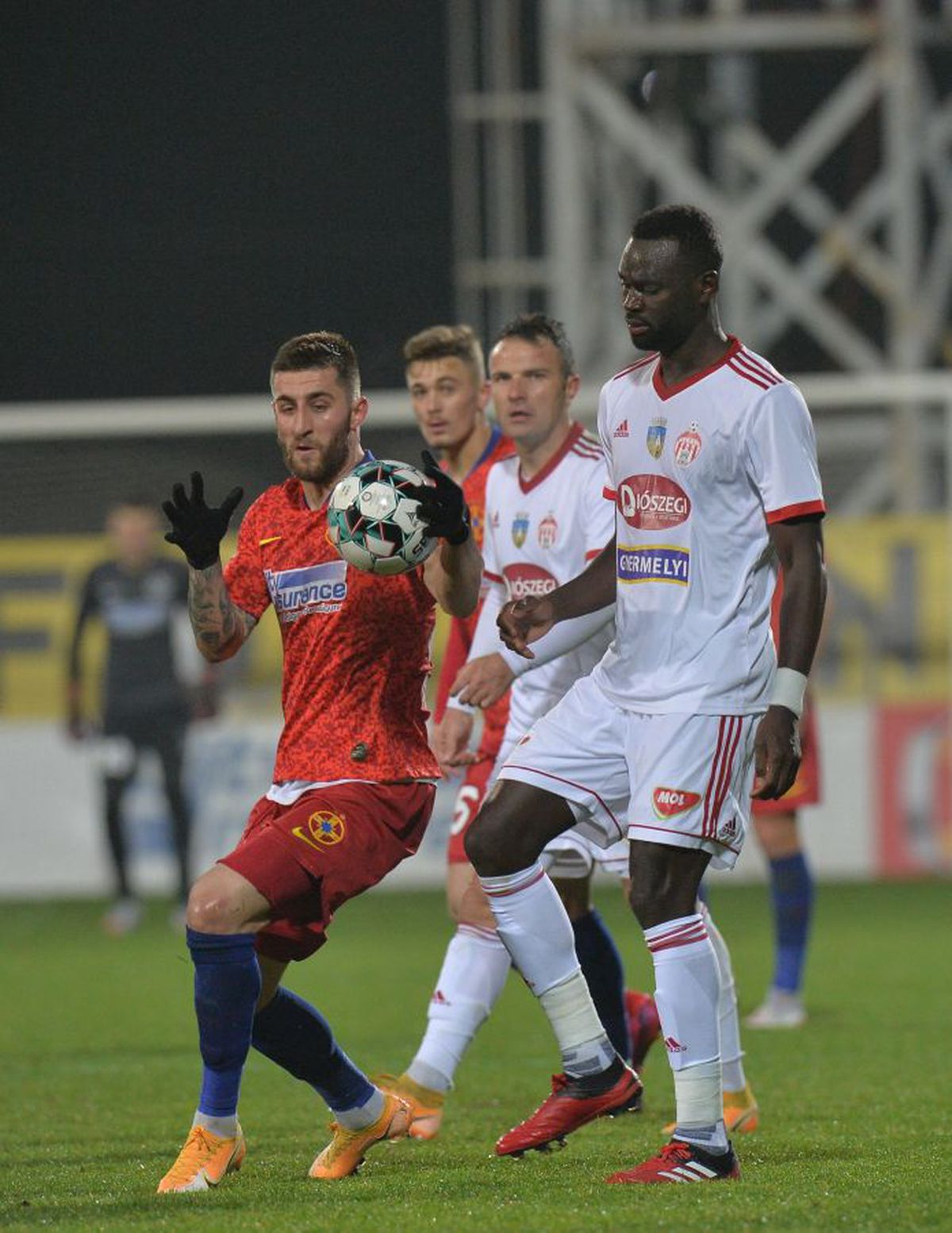 Continuă „războiul” după FCSB - Sepsi 1-1 » Postarea tăioasă de la miezul nopții: „Am scăpat de o «bucată»”