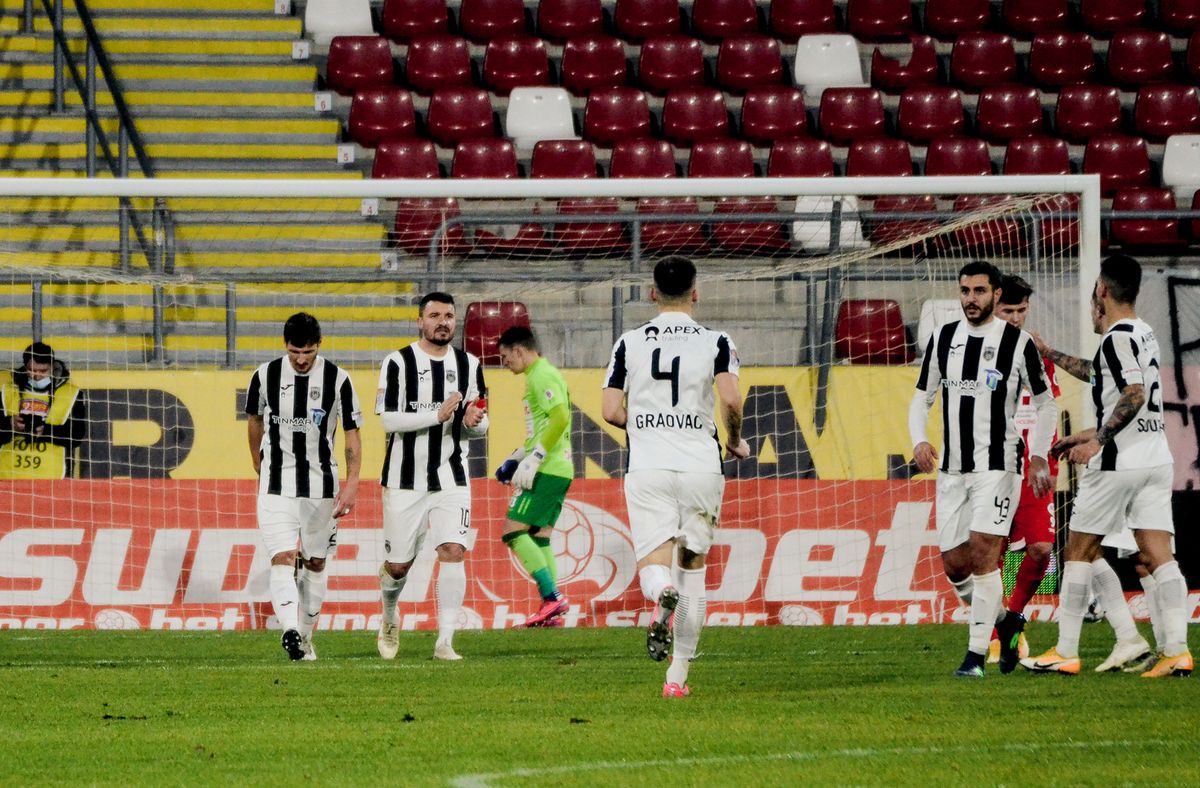 UTA - Astra Giurgiu 0-6. Giurgiuvenii au reușit scorul campionatului la Arad!