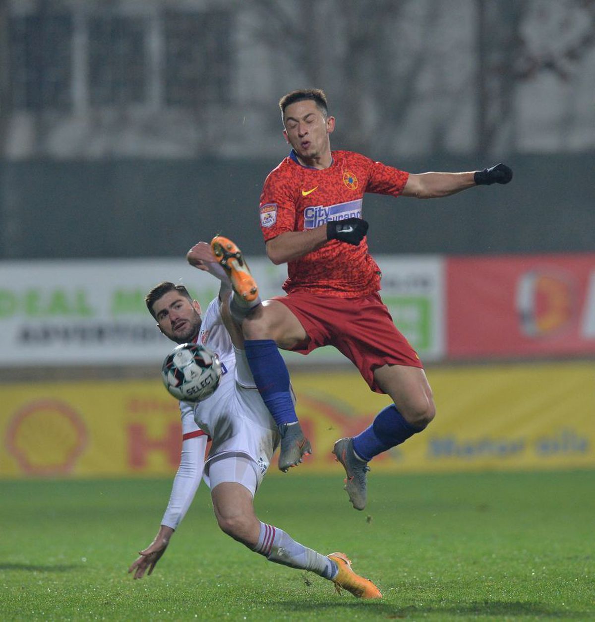 FCSB. Detalii de la negocierile Becali - Haruț: „Condițiile erau extraordinare” + ce se întâmplă cu Moruțan