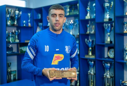 GALA GSP 2021. Jefté Betancor (28 de ani), atacantul spaniol al Farului, a fost desemnat „Fotbalistul anului”, în urma celei mai cea mai respectate anchete de final de an din tot sportul românesc.
