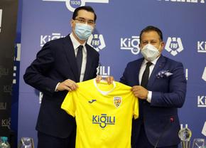 Avem costume, dar n-avem selecționer! » Naționala va fi îmbrăcată de firma unui om de afaceri turc, refuzat de Dinamo