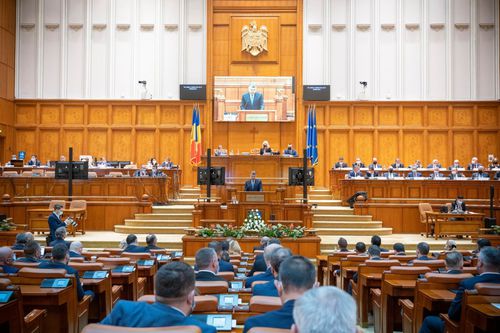 Astăzi, a fost adoptat în Parlament Proiectul de Lege privind transparentizarea activității federațiilor sportive din România.