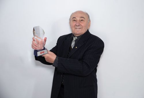 Leon Rotman (87 de ani) a primit premiul de Legendă GSP în cadrul celei mai respectate anchete de final de an din tot sportul românesc, Gala GSP 2021.