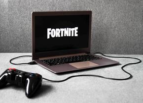 Amendă COLOSALĂ în gaming: dezvoltatorul Fortnite are de plătit peste 500 de milioane de euro. Vinovat pentru înșelarea jucătorilor