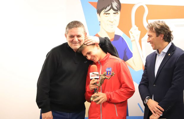 Ei sunt cei mai buni de la Academia Steaua » Marius Lăcătuș le-a înmânat premiile