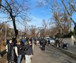 Zeci de oameni l-au așteptat pe Gigi Becali în fața palatului » Ce a făcut patronul FCSB-ului când i-a văzut