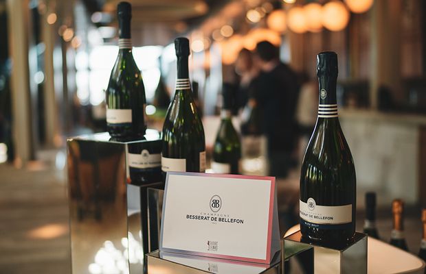 Alege cadourile de Crăciun de pe SmartDrinks.ro. Șampanie, whisky, vinuri - ce băuturi să oferi de sărbători?