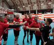 Voleibaliștii dinamoviști încurajându-se Foto CEV