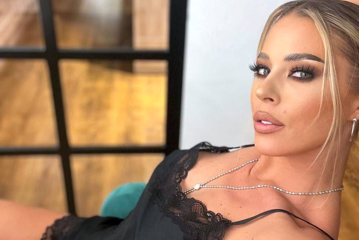 Blonda de la Survivor All Stars trăiește într-o casă de un milion de euro! Vedeta a pozat complet goală, în cadă