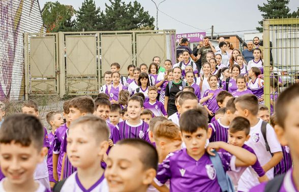Una dintre școlile legendare de fotbal ale României promite să „producă” din nou: „A venit momentul ca echipele din țară să se teamă de noi!”. Dar părinții acuză selecții făcute pe pile!