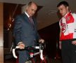 George Copos și bicicleta primită de la prietenul Nicu Badea