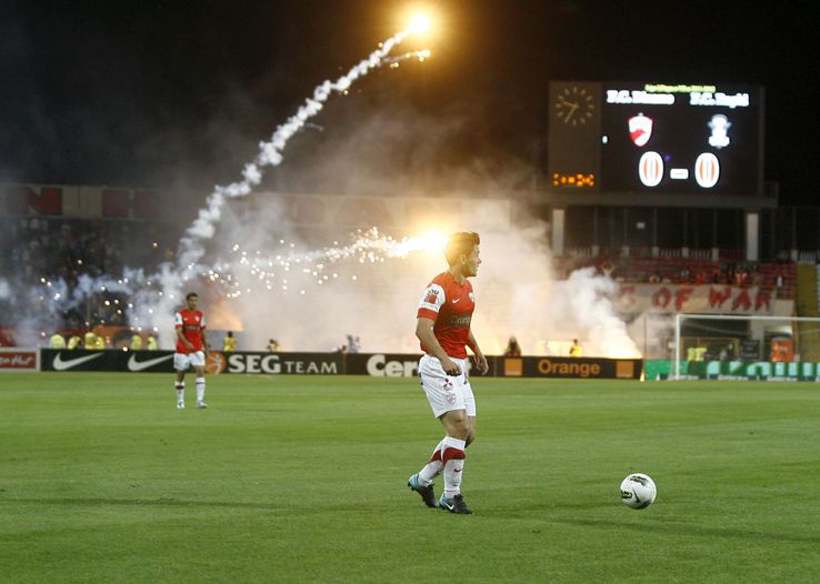 Dinamo în sezonul de toamnă-iarnă din 2011. A fost ultimul sezon în care roș-albii au încheiat anul pe primul loc în Liga 1 / FOTO: Arhivă Gazeta Sporturilor