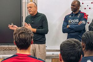 Replica lui Patrick Vieira pentru Dan Șucu