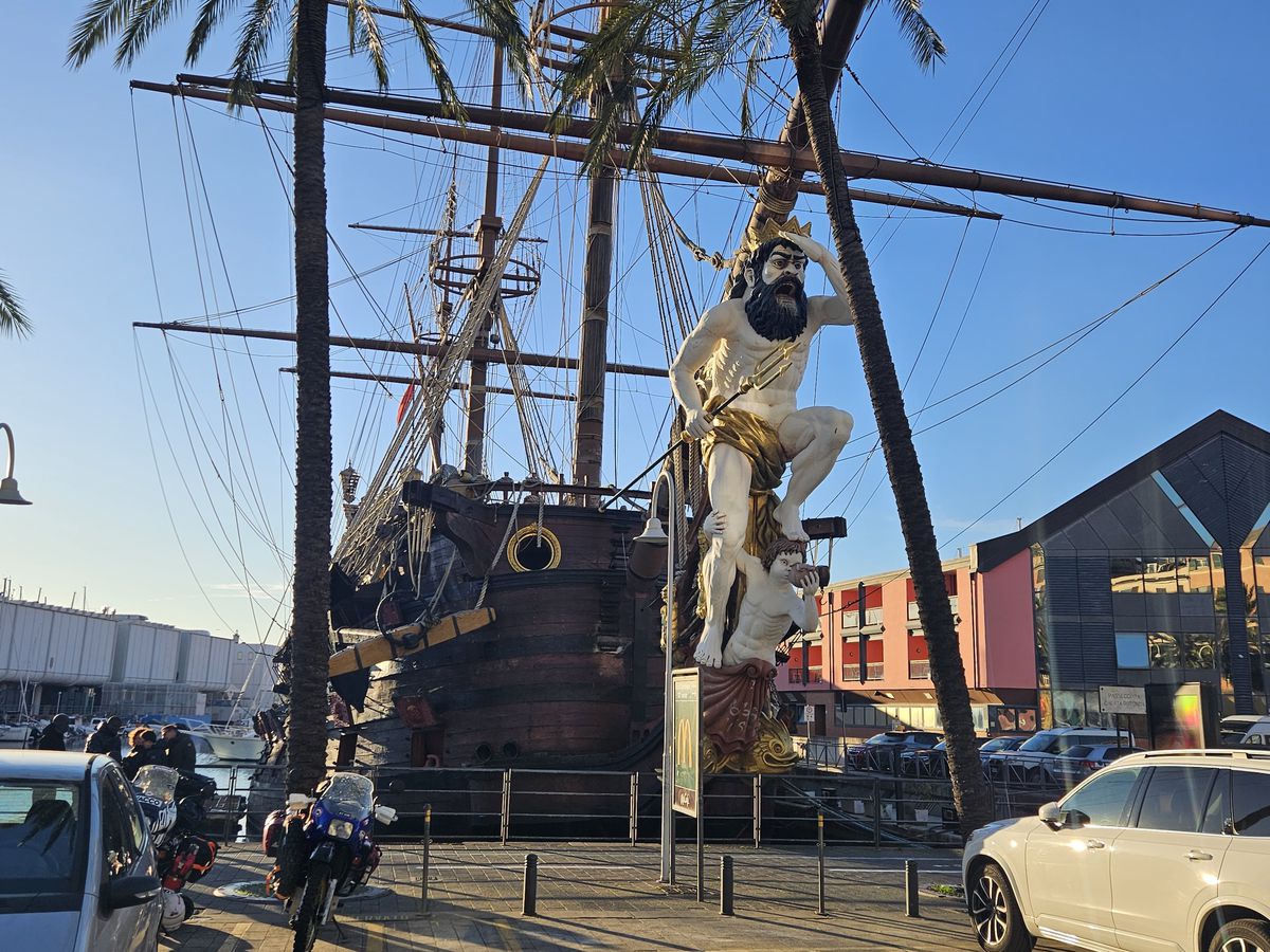 3 detalii din „Genoa mea”, cum a numit-o Dan Șucu » Reporterii Gazetei au luat pulsul orașului: primul impact, real, din stradă, după preluarea clubului italian