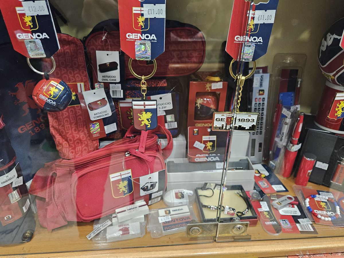 3 detalii din „Genoa mea”, cum a numit-o Dan Șucu » Reporterii Gazetei au luat pulsul orașului: primul impact, real, din stradă, după preluarea clubului italian