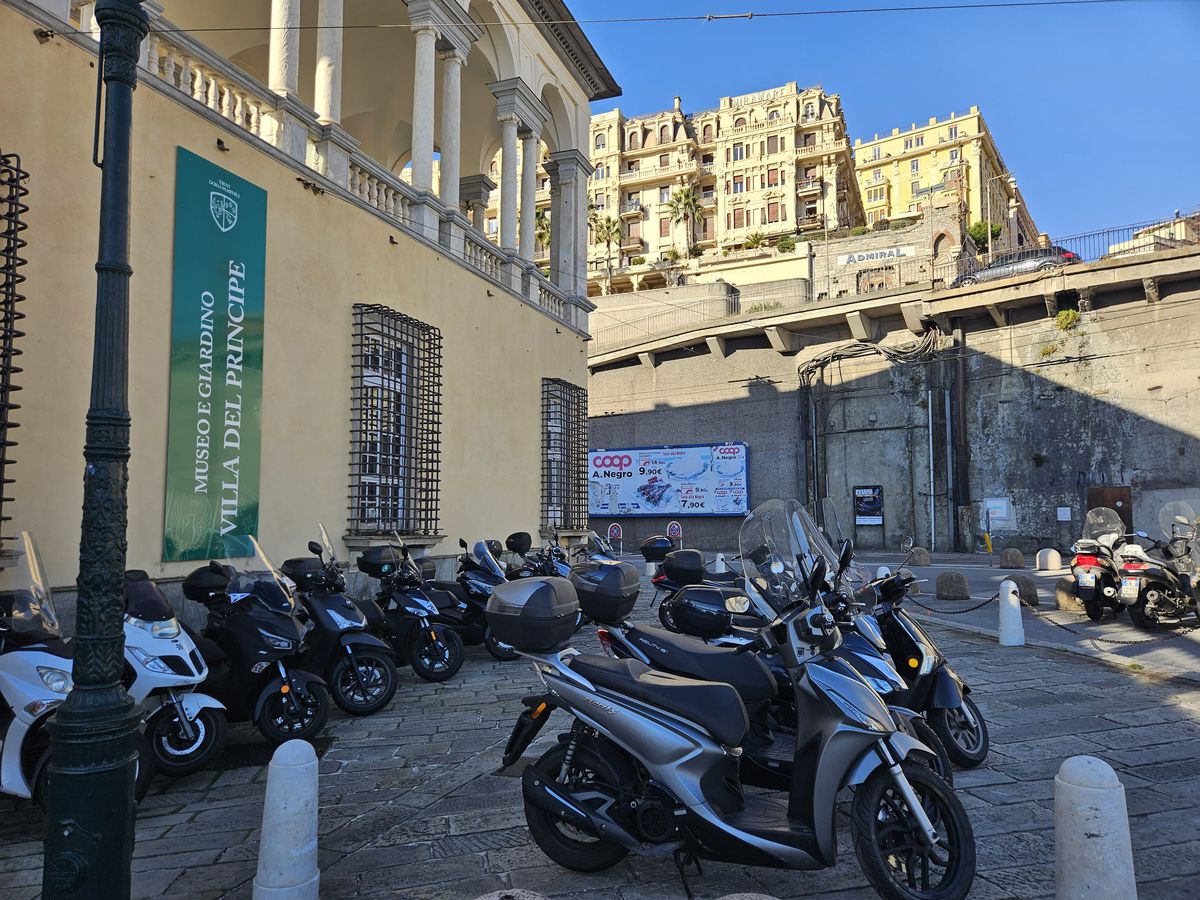 3 detalii din „Genoa mea”, cum a numit-o Dan Șucu » Reporterii Gazetei au luat pulsul orașului: primul impact, real, din stradă, după preluarea clubului italian