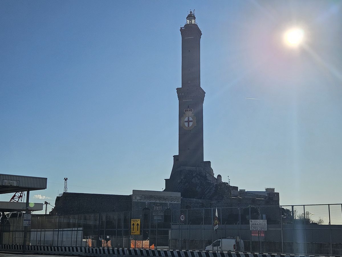 3 detalii din „Genoa mea”, cum a numit-o Dan Șucu » Reporterii Gazetei au luat pulsul orașului: primul impact, real, din stradă, după preluarea clubului italian