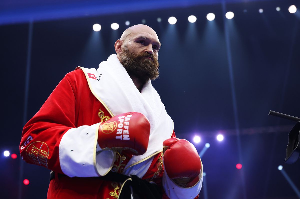 Oleksandr Usyk e REGELE la categoria grea! Victorie în unanimitate după o luptă crâncenă cu Tyson Fury! A fost show în Arabia Saudită