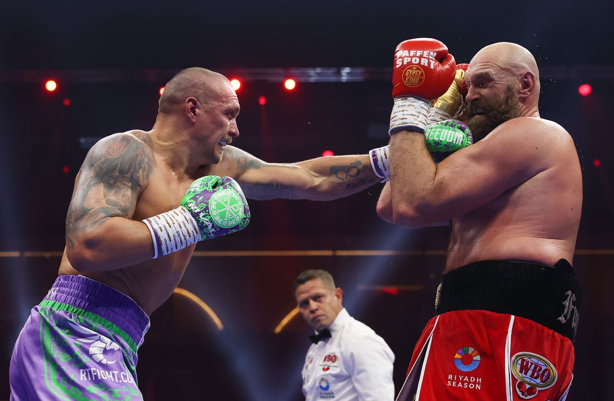 Oleksandr Usyk e REGELE la categoria grea! Victorie în unanimitate după o luptă crâncenă cu Tyson Fury! A fost show în Arabia Saudită