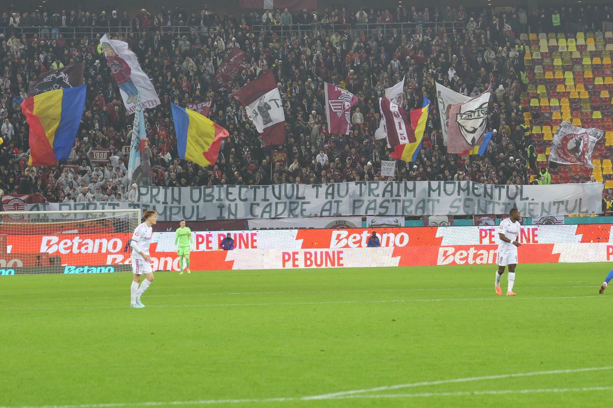 Mesajele apărute în peluze la FCSB - Rapid