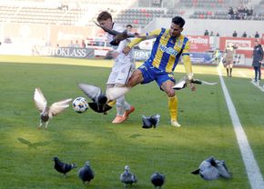 Ilustrație: Reacții după meci - Hermannstadt - Petrolul, decis de un gol marcat în minutul 90 » Dorinel Munteanu, primul punct la Sibiu: Clasamentul (Sport)