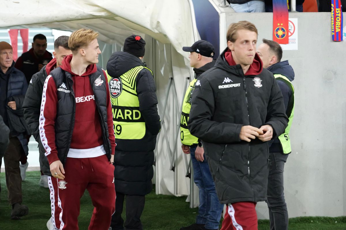 Jucătorii de la FCSB și Rapid, înainte de meciul din etapa #21 / foto: Andrei Furnigă (GSP)