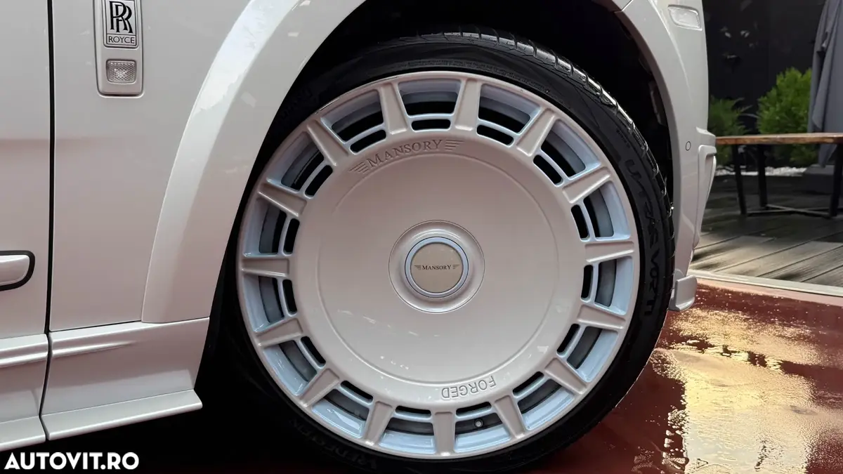 Rolls-Royce-ul Cullinan Mansory al lui Mirel Rădoi, ridicat de platformă în Capitală
