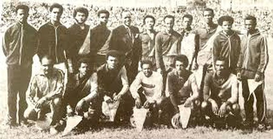 Imagine de la CAN 1976 Românul care a cucerit Cupa Africii pe Națiuni » Povestea singurului antrenor din țara noastră care a câștigat un trofeu continental cu o echipă națională