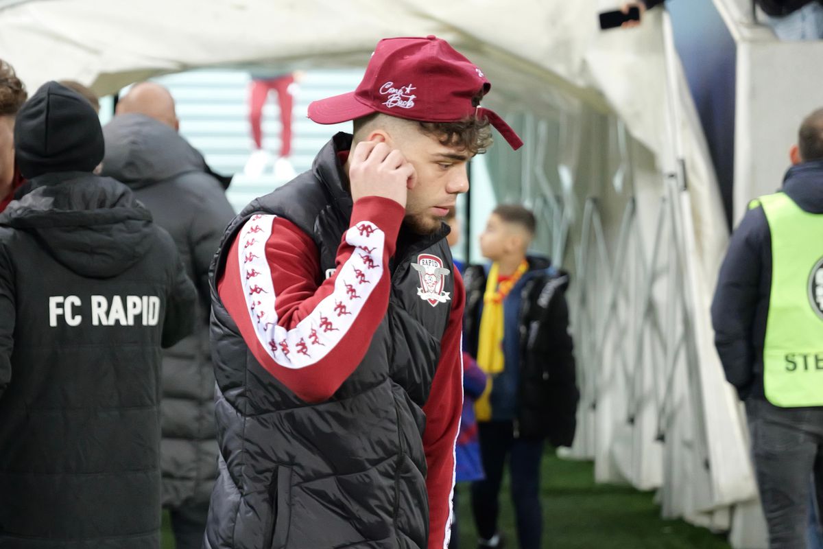 Jucătorii de la FCSB și Rapid, înainte de meciul din etapa #21 / foto: Andrei Furnigă (GSP)