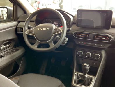 Englezii au văzut noul model Dacia și l-au descris într-un singur cuvânt