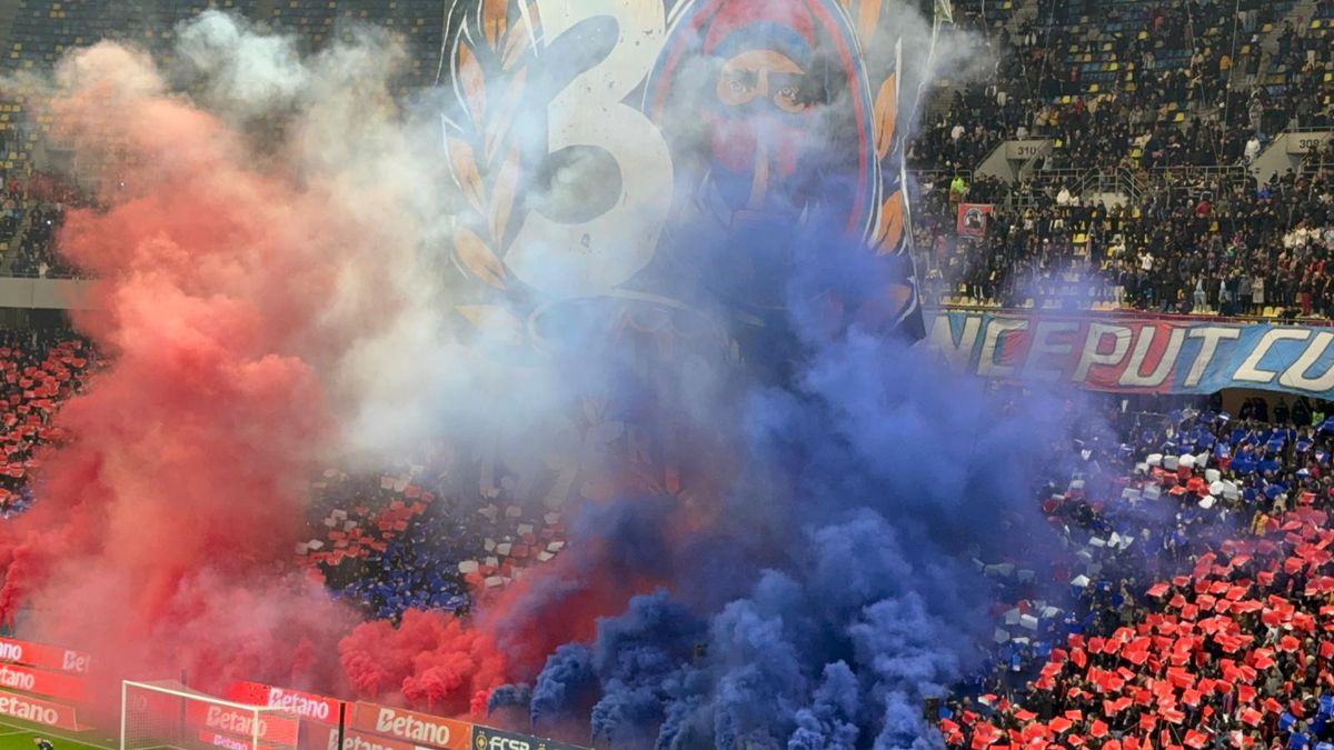 Atmosfera la FCSB - Rapid + Scenografia celor din Peluza Nord a roș-albaștrilor