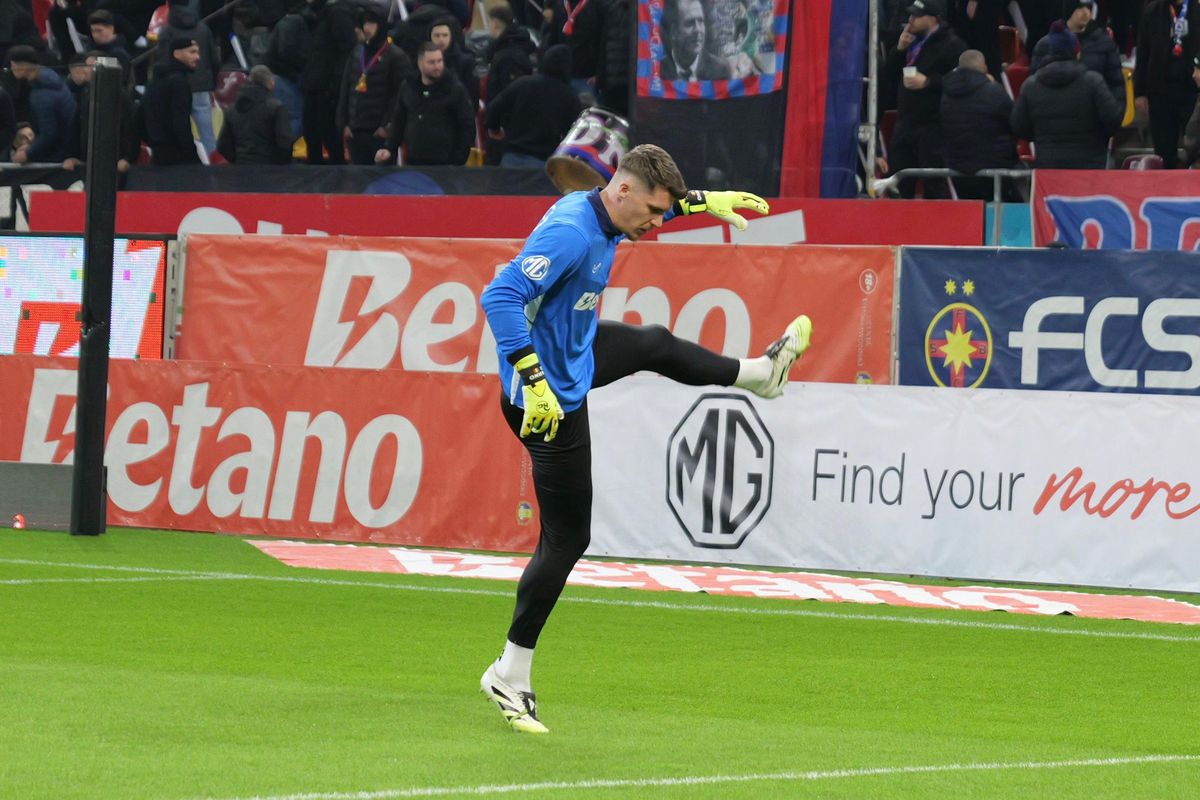 Jucătorii de la FCSB și Rapid, înainte de meciul din etapa #21 / foto: Andrei Furnigă (GSP)