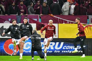 Echipe de start la FCSB - Rapid + Ce se întâmplă acum la Arenă: gestul lui Dobre la adresa fanilor roș-albaștri care-l huiduiau