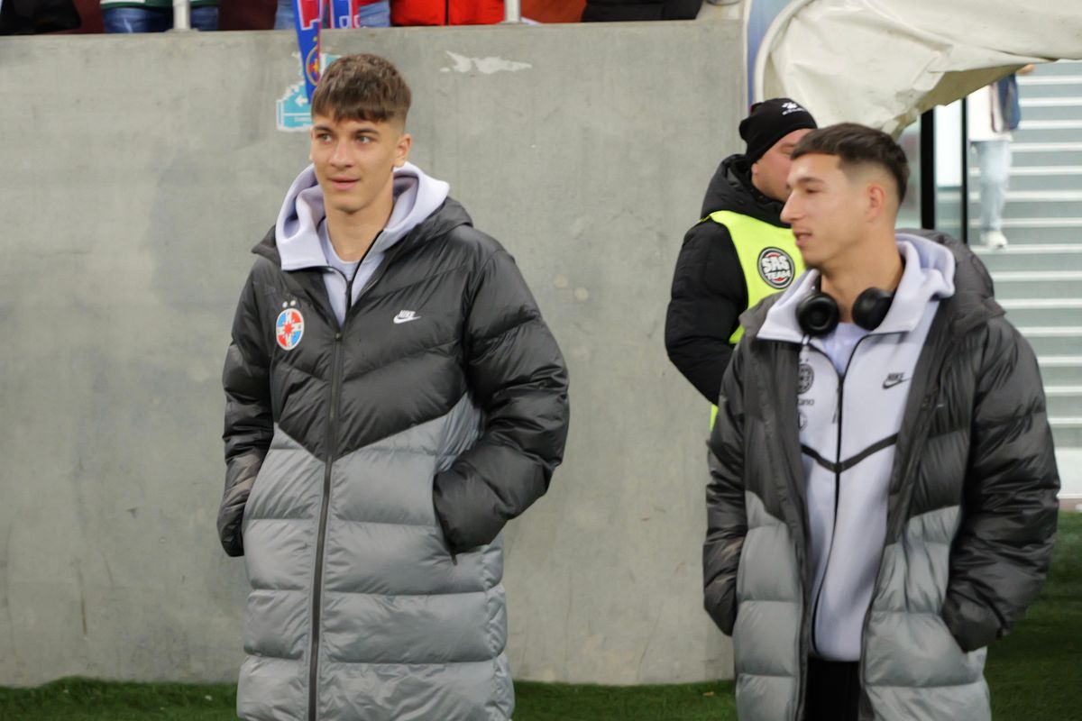 Jucătorii de la FCSB și Rapid, înainte de meciul din etapa #21 / foto: Andrei Furnigă (GSP)